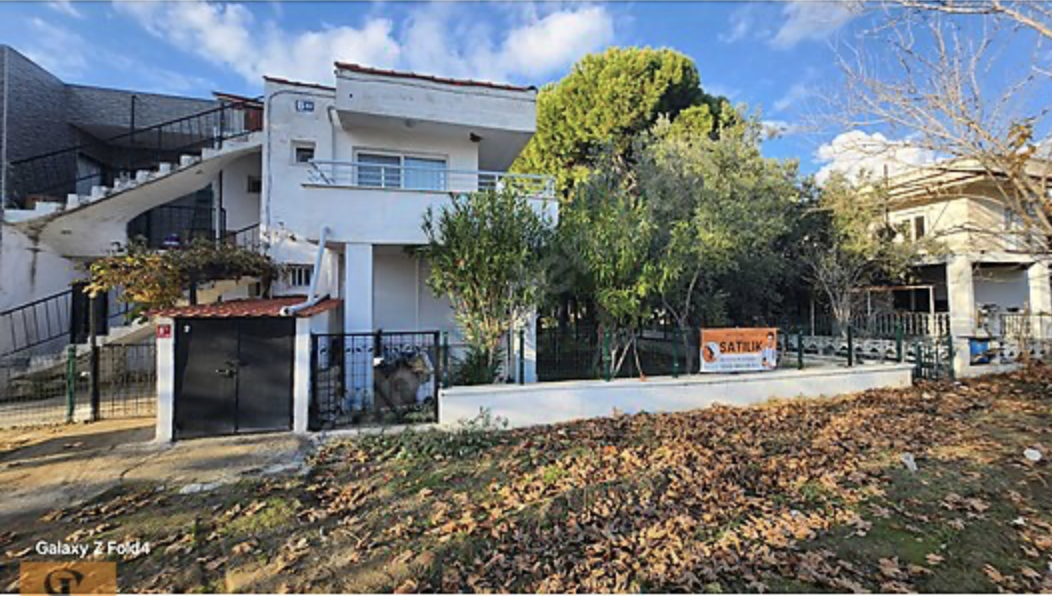 Ayvalık Altınova'da Satılık 2+1 Denize Yakın Villa Katı